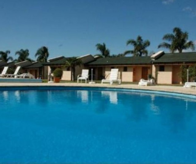 arapey-oasis-termal-piscina